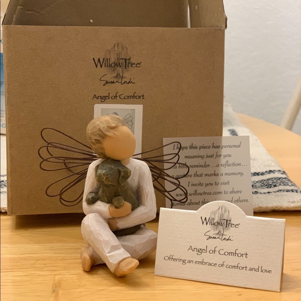 ‼️SOLD‼️Willow Tree Angel Of Comfort